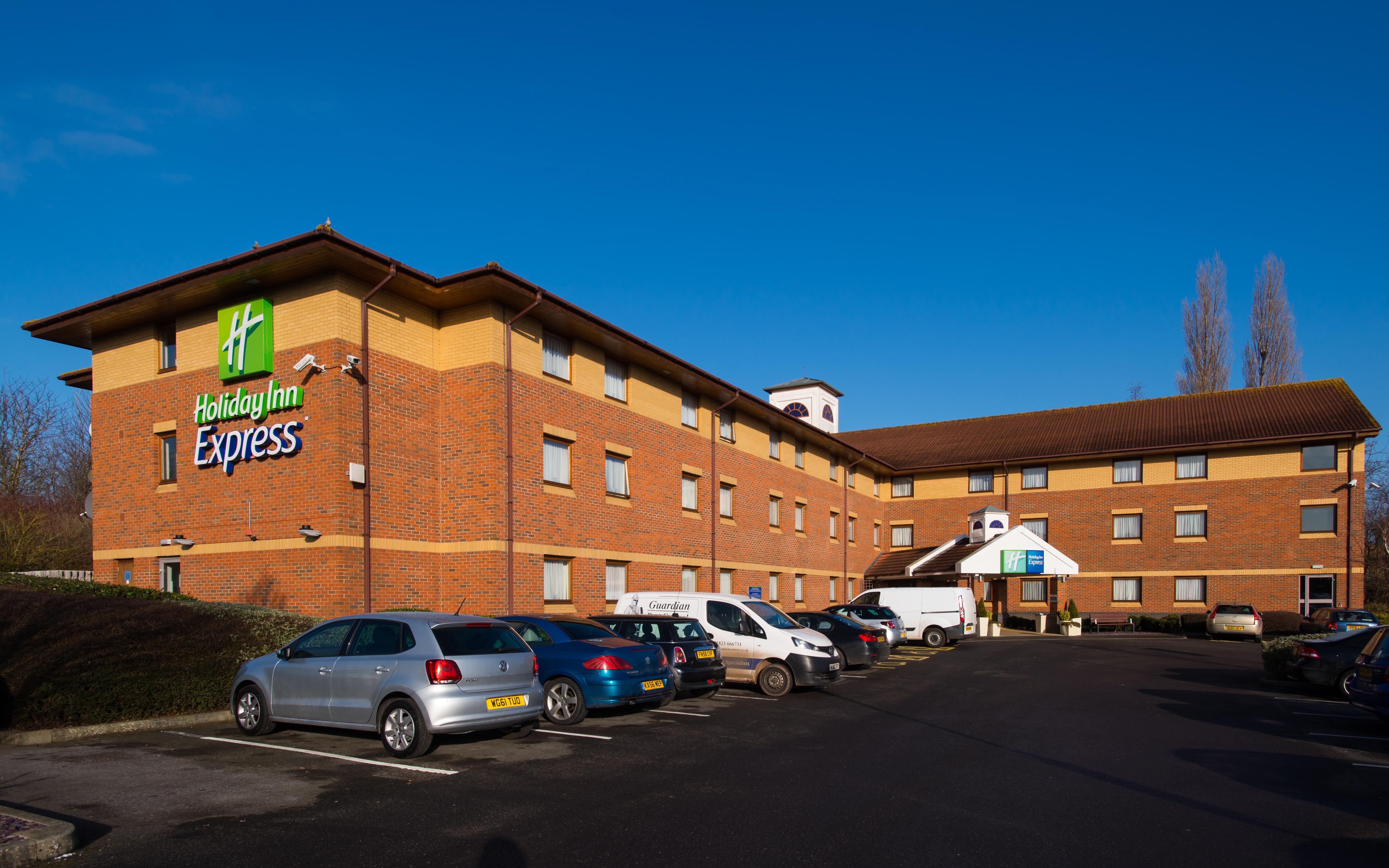 Holiday Inn Express Taunton East By Ihg Eksteriør billede