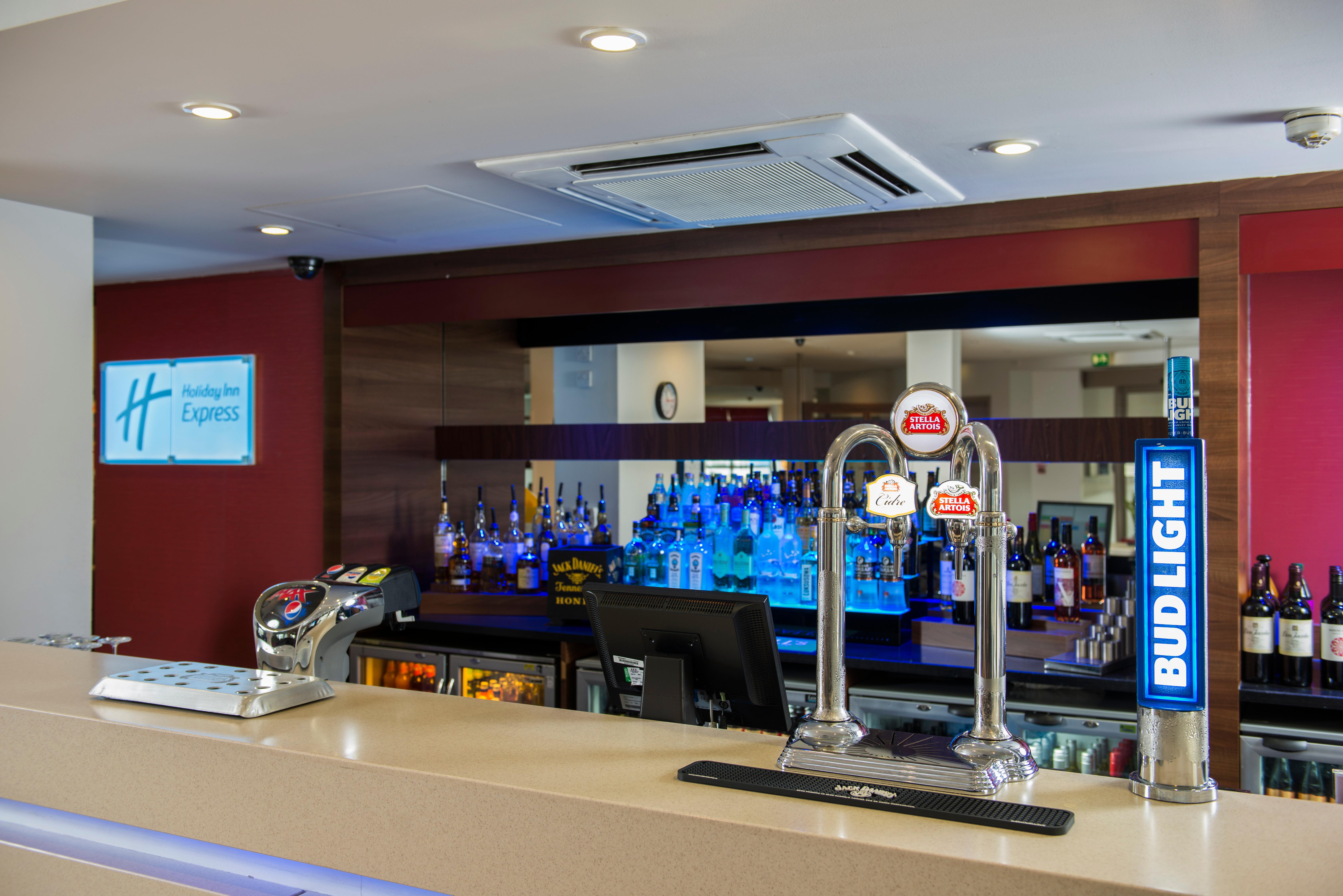 Holiday Inn Express Taunton East By Ihg Eksteriør billede