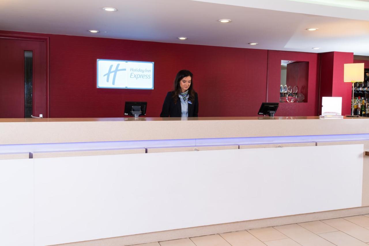 Holiday Inn Express Taunton East By Ihg Eksteriør billede