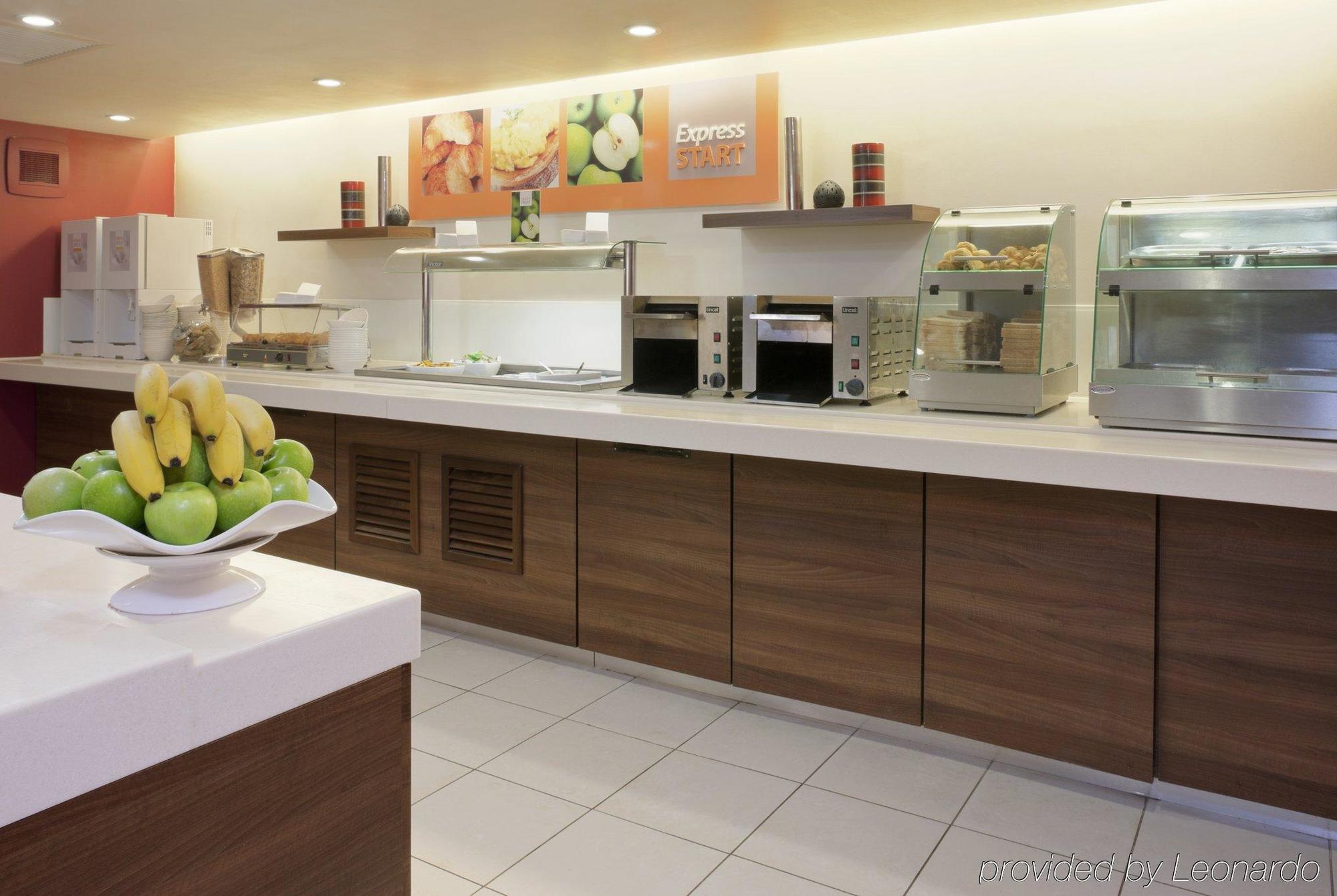 Holiday Inn Express Taunton East By Ihg Eksteriør billede