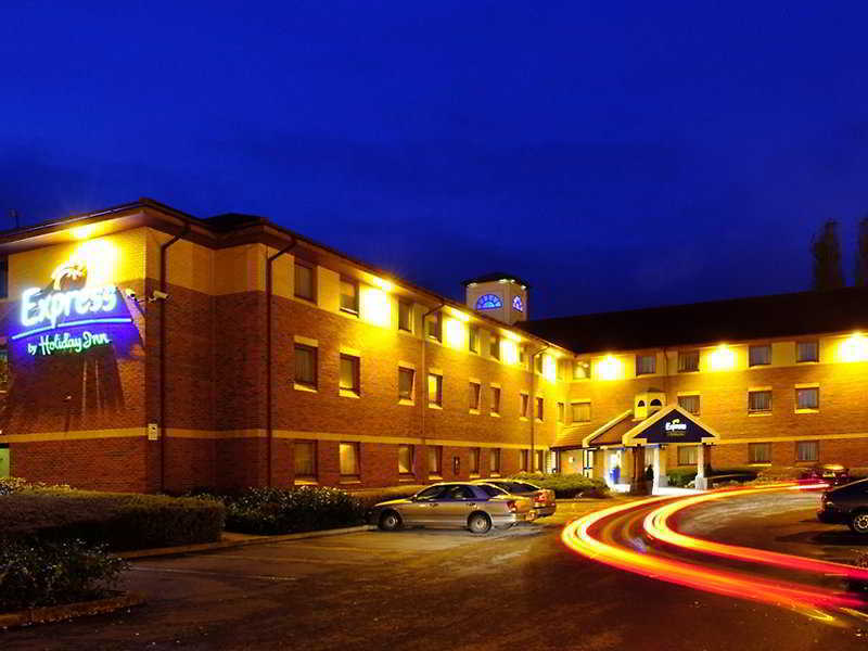 Holiday Inn Express Taunton East By Ihg Eksteriør billede