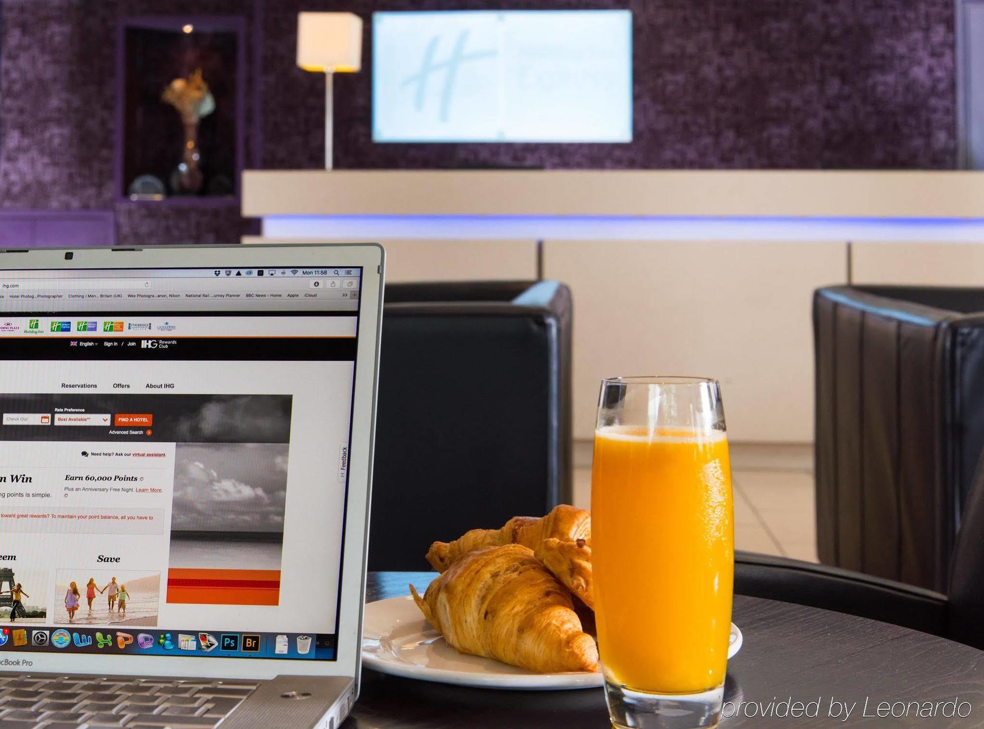 Holiday Inn Express Taunton East By Ihg Eksteriør billede