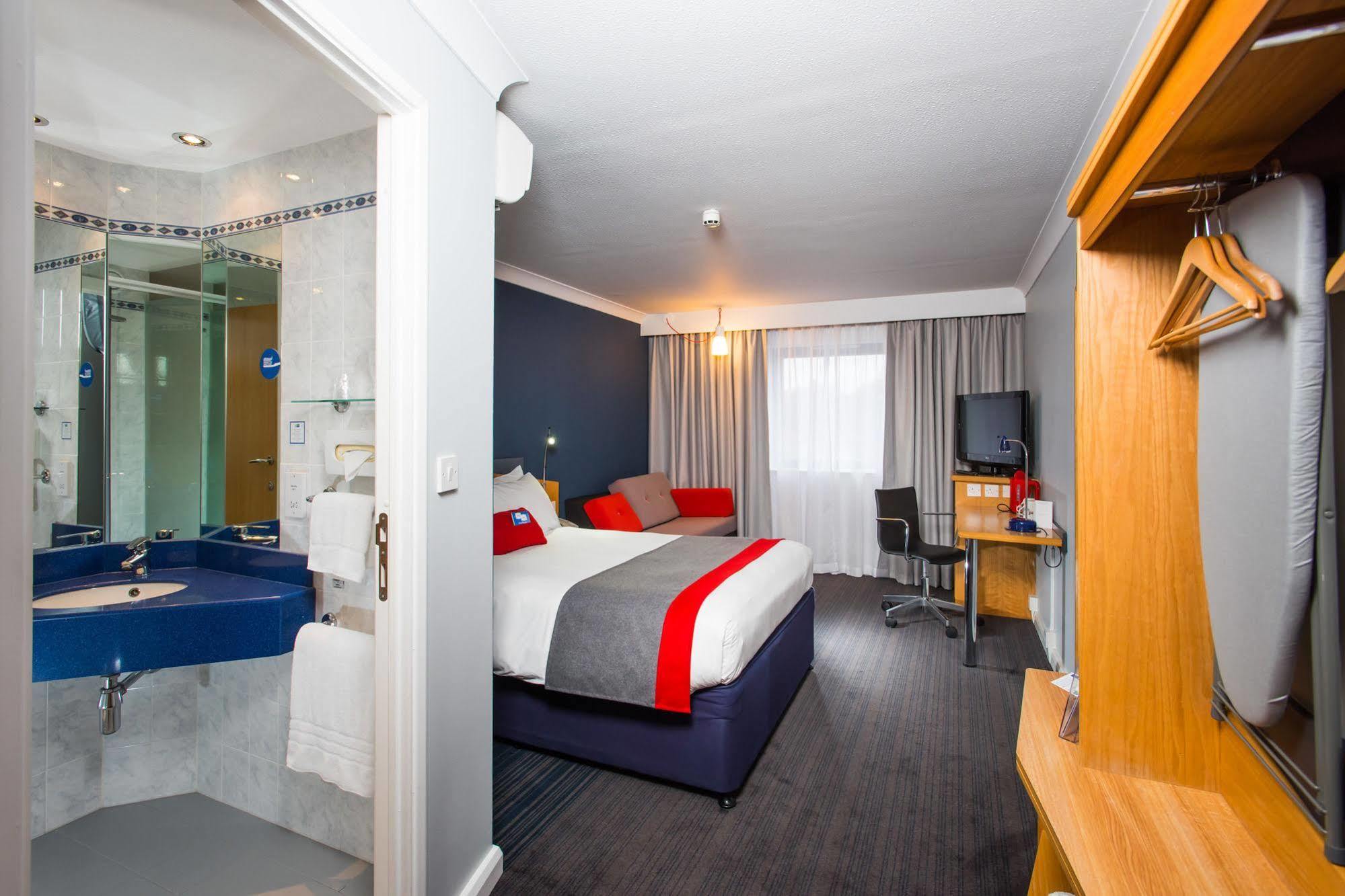 Holiday Inn Express Taunton East By Ihg Eksteriør billede