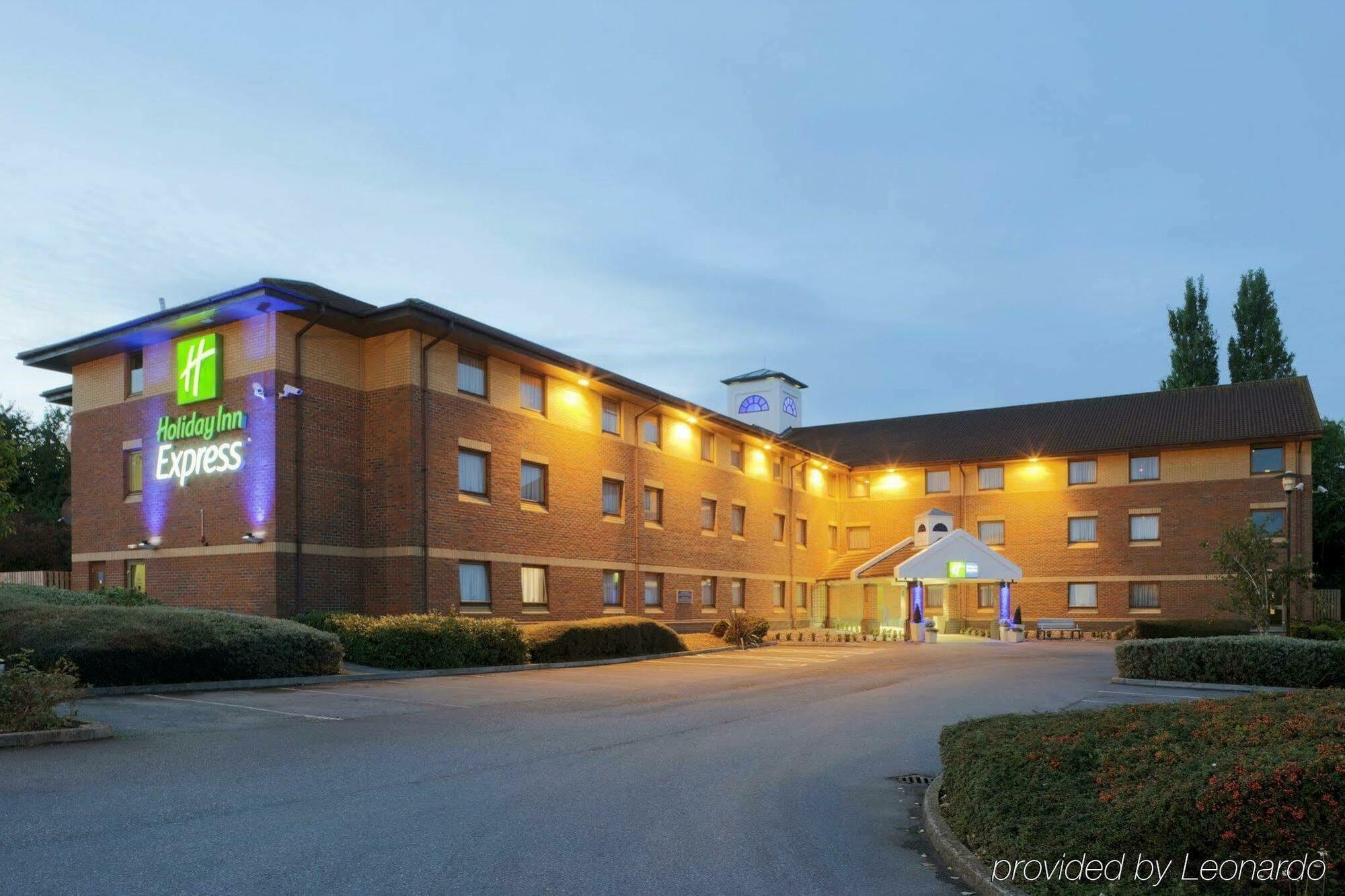 Holiday Inn Express Taunton East By Ihg Eksteriør billede